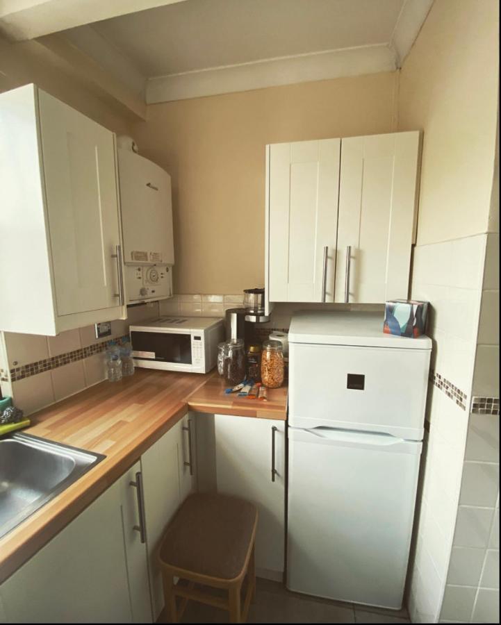 Complete 1 Bedroom Apartment With Wi-Fi, Kitchen, Tv In Heart Of Chiswick, Londres Exterior foto